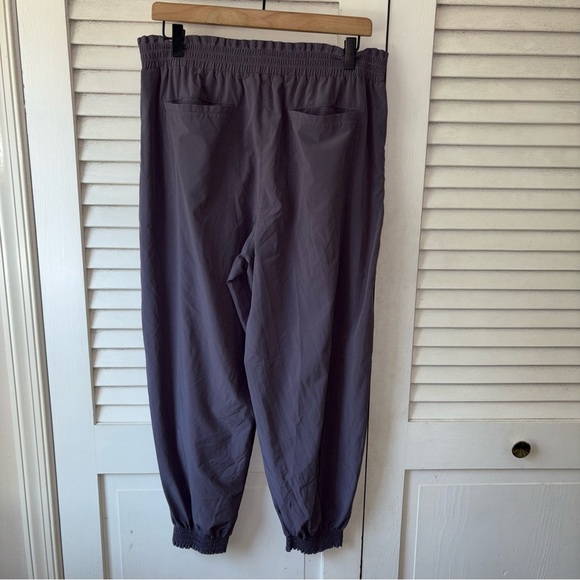 Athleta Dusk Violet Savannah Jogger size 14 Petite - Picture 4 of 6
